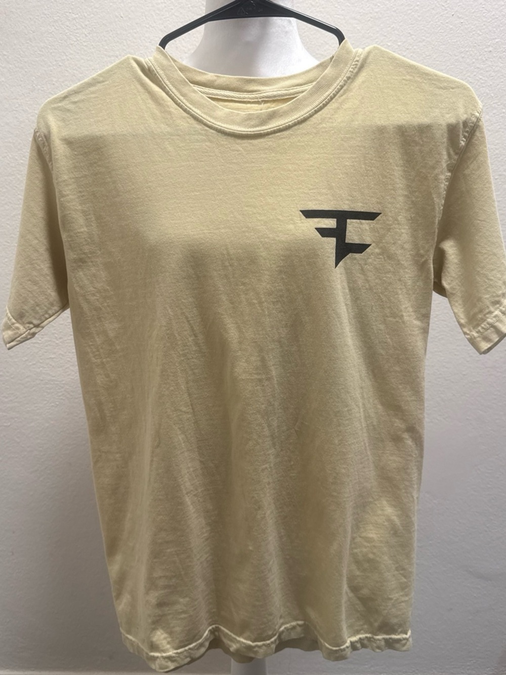 Rare FaZe Clan Gun Peace Sign T Shirt